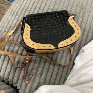 Arcadia Women's Italy Patent Leather Flap Shoulder/Crossbody Bag